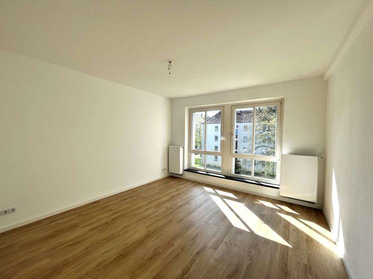 ***Ruhige 2-Zimmer-Wohnung mit EBK im Lutherviertel – Wohnen im Grünen mit entspannter Atmosphäre*** - Foto 1