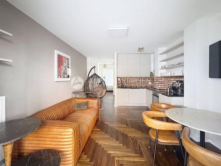 Vollmöblierte Wohnung im Altbau – modernisiert & neuwertig - Foto 1