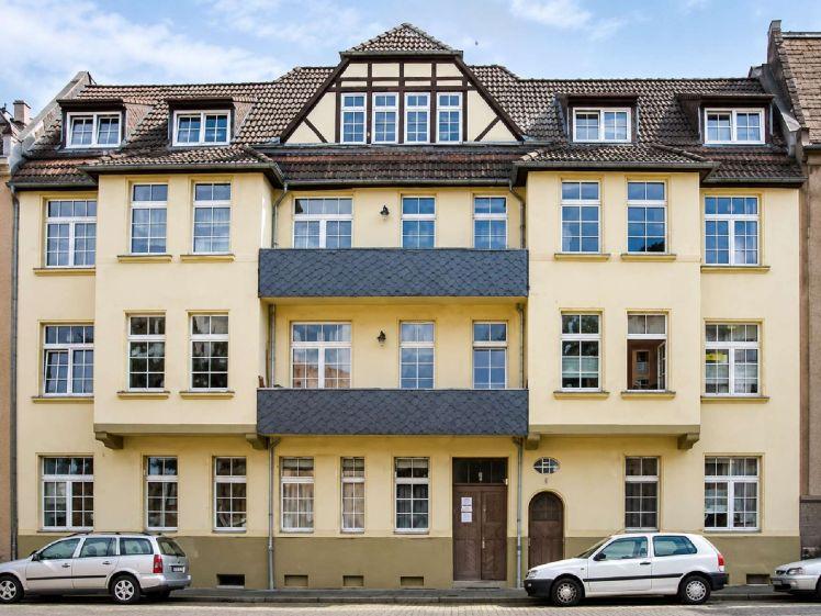 3-Zimmer-Wohnung mit separater Küche, Badewanne, Laminat - Photo 1