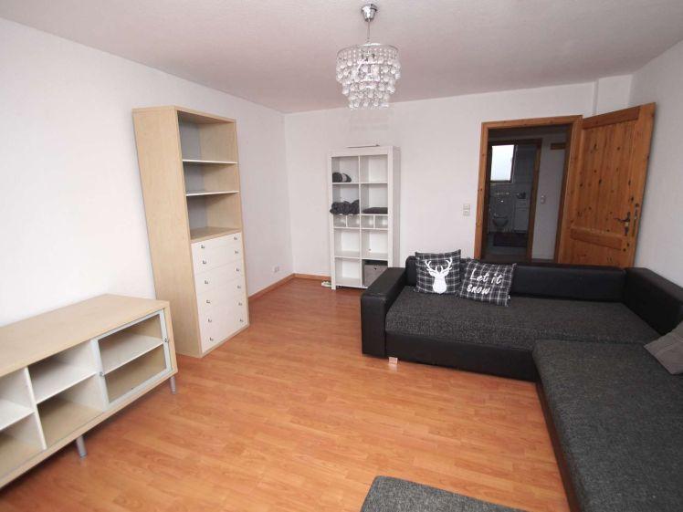 3-Zimmer-Wohnung mit separater Küche, Badewanne, Laminat - Foto 1