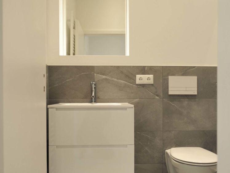 Liebevoll sanierte 2-Zimmer-Erdgeschoss-Wohnung Balkon und EBK - Photo 1