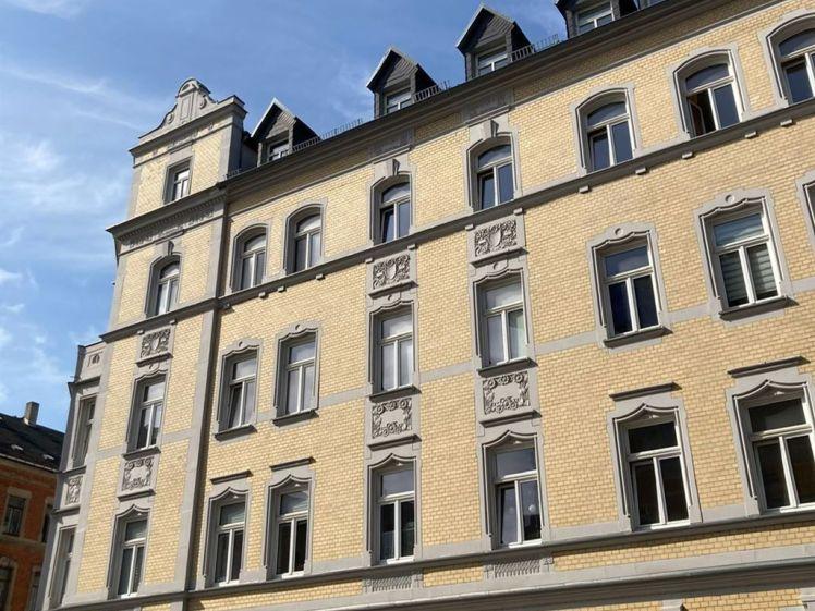 Großzügige 3-Zimmer mit Laminat, Wannenbad mit Fenster und Balkon in zentraler Lage! - Photo 1