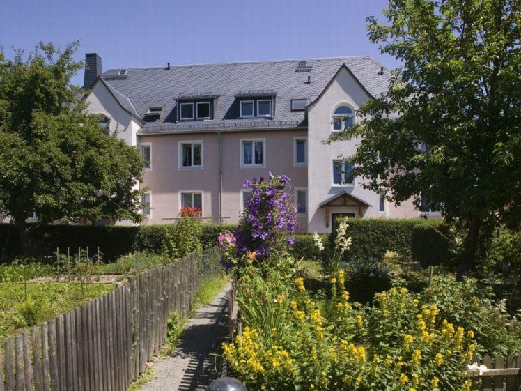 Neu renovierte 4 Raum Wohnung mit Mietergarten – Wohnen zum Wohlfühlen - Foto 1