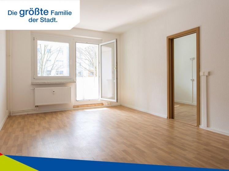 !! Aufgepasst !! 2-Raum-Whg. mit Küche mit Fenster + Balkon - Photo 1
