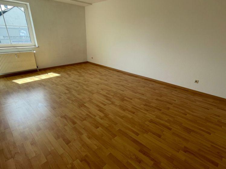 TOP Whg. in zentraler Lage - 4. OG - Süd-Balkon- Lift - Stellplatz !!! - Foto 1