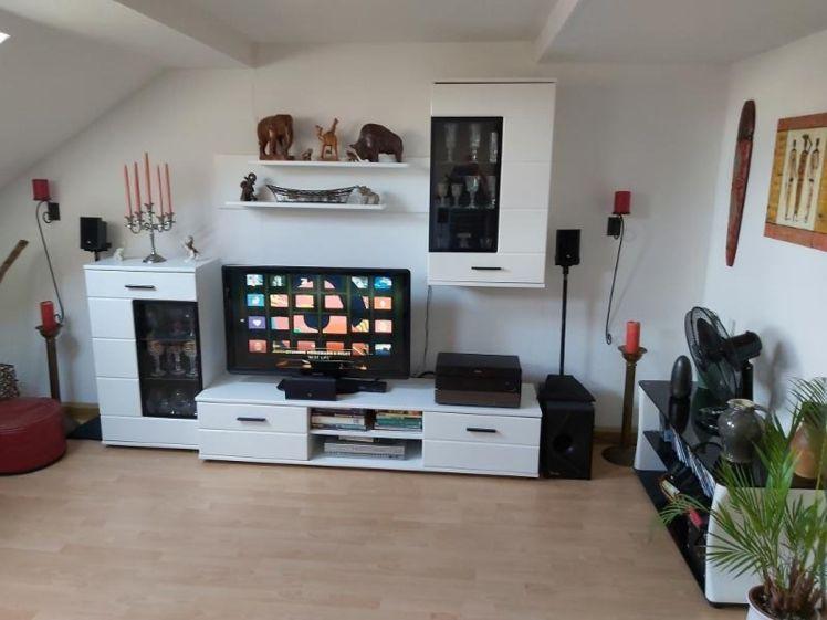 gepflegte Zweizimmer Dachgeschosswohnung in Altenburg zu vermieten. - Photo 1