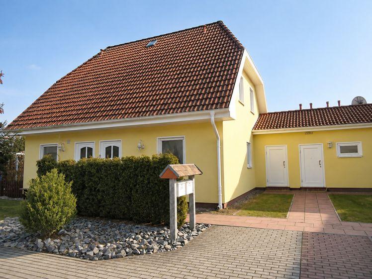 Gemütliche 2-Raum-Dachgeschosswohnung mit Balkon und EBK in ruhiger Lage - Foto 1