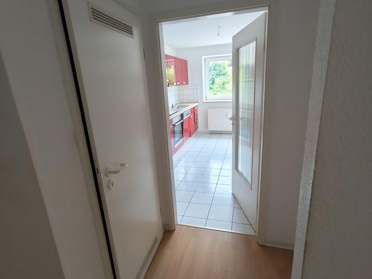 Modernes Wohnen: Gepflegte 3-Zimmer-Wohnung im 1. OG mit Balkon - Foto 1