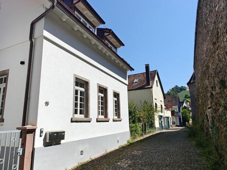 Charmante 2-Zimmer-Erdgeschosswohnung im Herzen der Altstadt. Ideal für urbanes Wohnen! - Foto 1