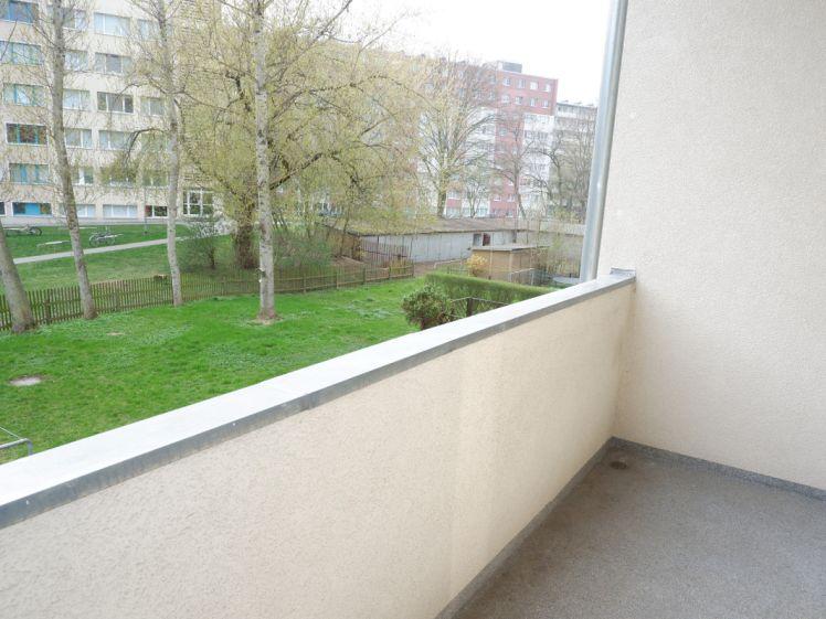 Frei ab 1.4.26 - 1.OG mit offener Küche und sonnigem Balkon ! - Foto 1