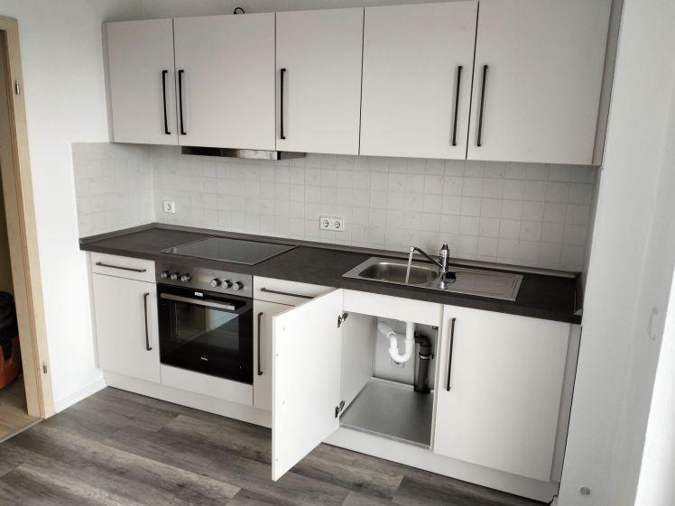 Mieter ab 1.10. gesucht / Zzgl. EBK *** - 1. OG - Balkon - Bad mit Dusche - Photo 1