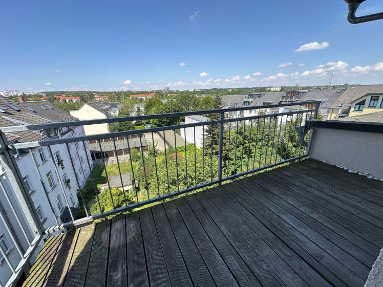DG / offene Küche / Balkon / frei ab 1.9. / Bad mit Dusche - Foto 1
