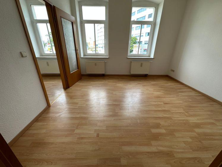 Helle Whg. im 1. OG / Laminat / Bad mit Dusche / u.v.m. - Photo 1