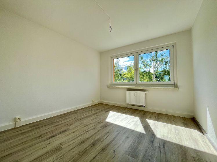 Frisch renoviert mit Balkon – Wohnen am Stadtpark! - Photo 1