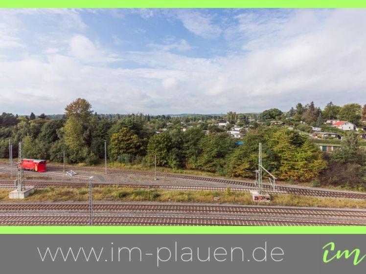 Parkett - Dusche & Badewanne - Weitblick - Dachgeschoss | 3-Zimmer-Wohnung Plauen Haselbrunn - Photo 1