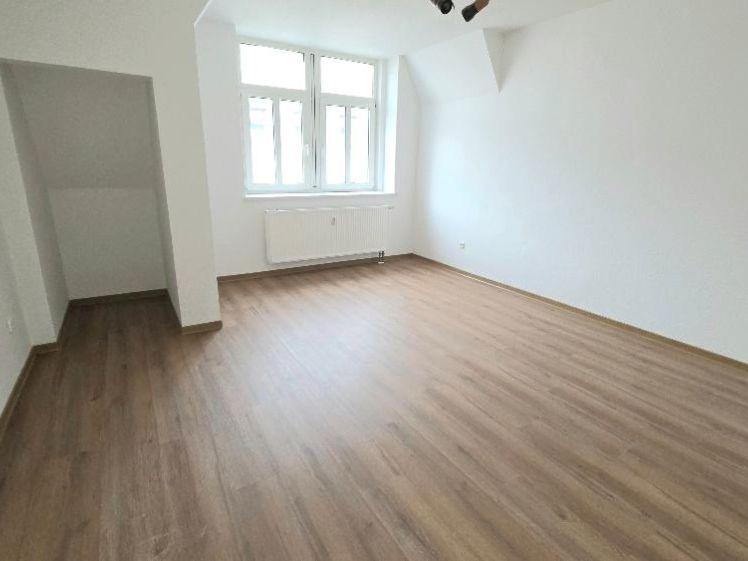 Neu renovierte 2-R. DG/Mais.- Whg. - Foto 1