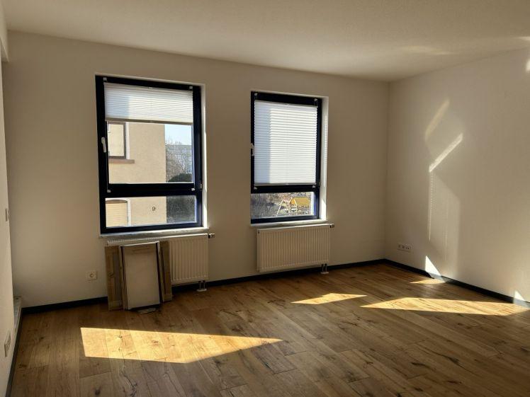 Schöne Wohnung in Marienthal, beliebte Lage, Laminat, Stellplätze vor dem Haus und EBK - Photo 1