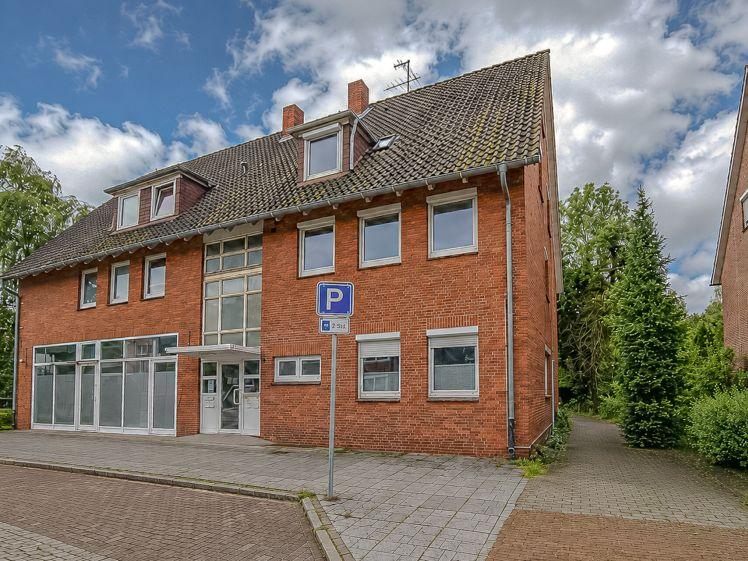 Frisch sanierte 2-Zimmer-Dachgeschosswohnung mit neuer Einbauküche - Foto 1