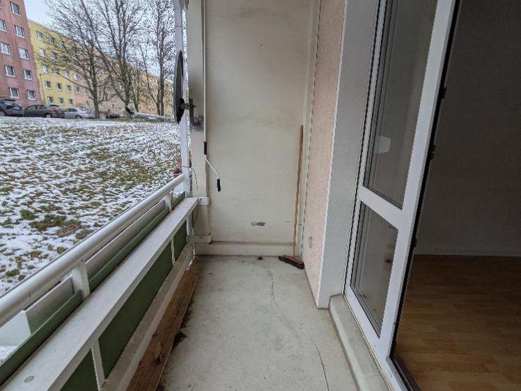 Gepflegte 2-Zimmer-Wohnung im Erdgeschoss mit Einbauküche (EBK) - Photo 1