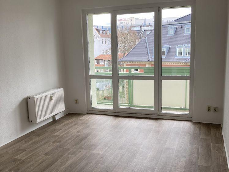 Stilvoll wohnen: Zentrale Wohnung mit Balkon, Stellplatz & Wohlfühlfaktor. - Photo 1