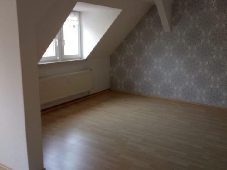 ++ schöne Dachgeschosswohnung mit Blick ins Elstertal ++ - Foto 1