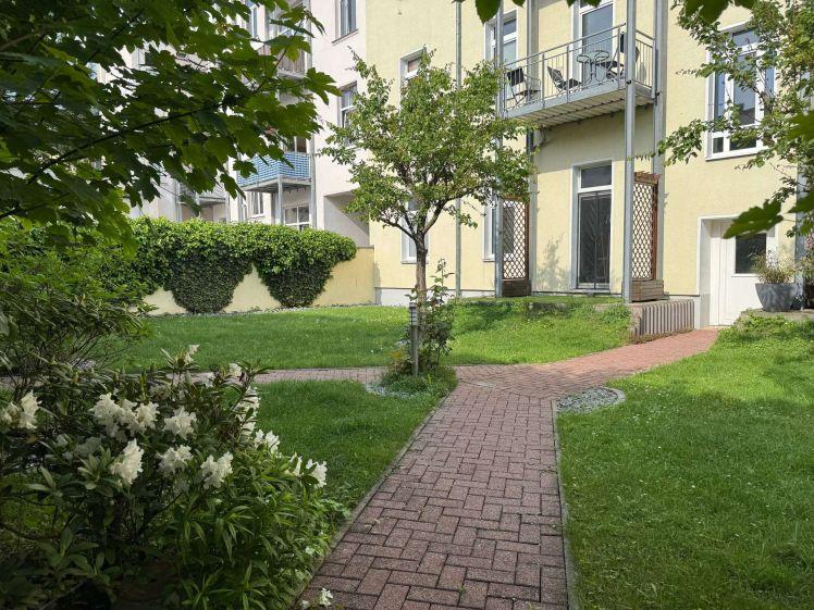Grüne Perle in Stadtfeld Ost 3-Raum_Wohnung mit Einbauküche und Sonnenterrasse - Foto 1