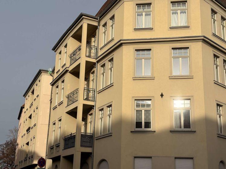 Gemütliche 2 Raumwohnung mit Balkon und Einbauküche in Sudenburg! - Foto 1