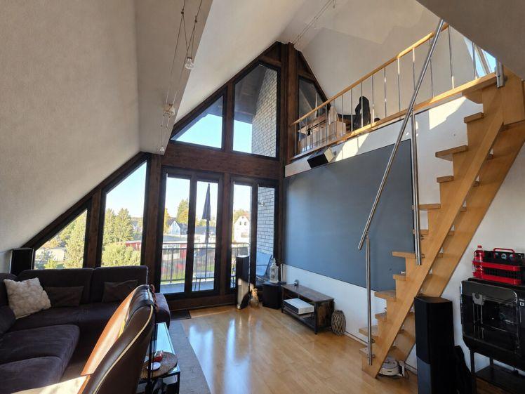 Individuelle Dachgeschoßwohnung mit Einbauküche - Foto 1