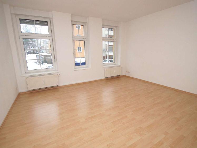 großzügige 1-Zi-Wohnung mit separater Küche, Badewanne, Laminat - Foto 1