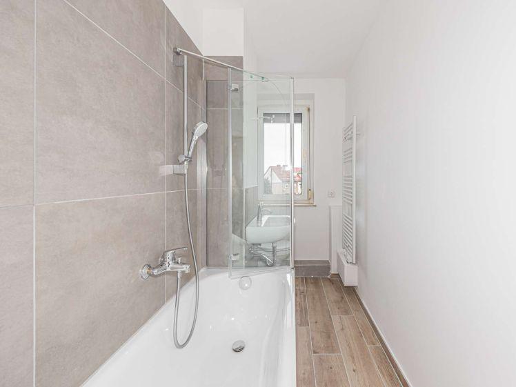 Neu gedacht, stilvoll gemacht | Wohnen auf neuem Niveau mit Einbauküche! - Photo 1