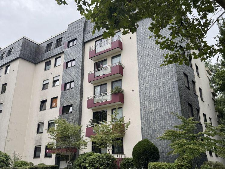 Gepflegte Etagenwohnung mit Balkon und Aufzug in Hilden zur Miete - Photo 1