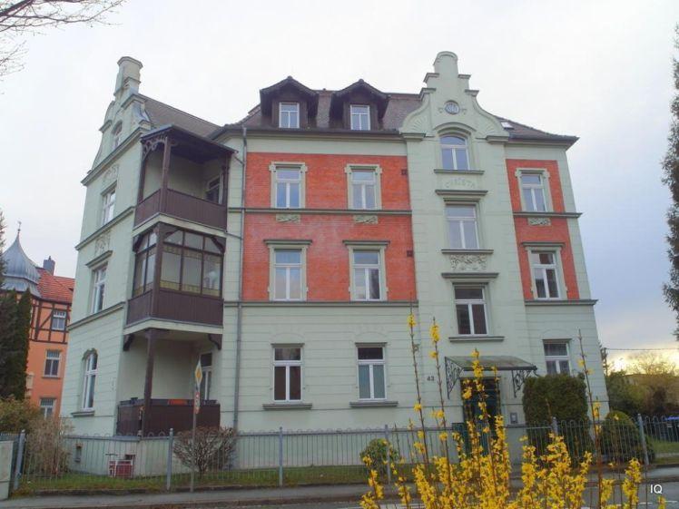 Helle 2-Zimmer-Wohnung mit Balkon, Laminatboden, sep. Küche & Badewanne - Foto 1