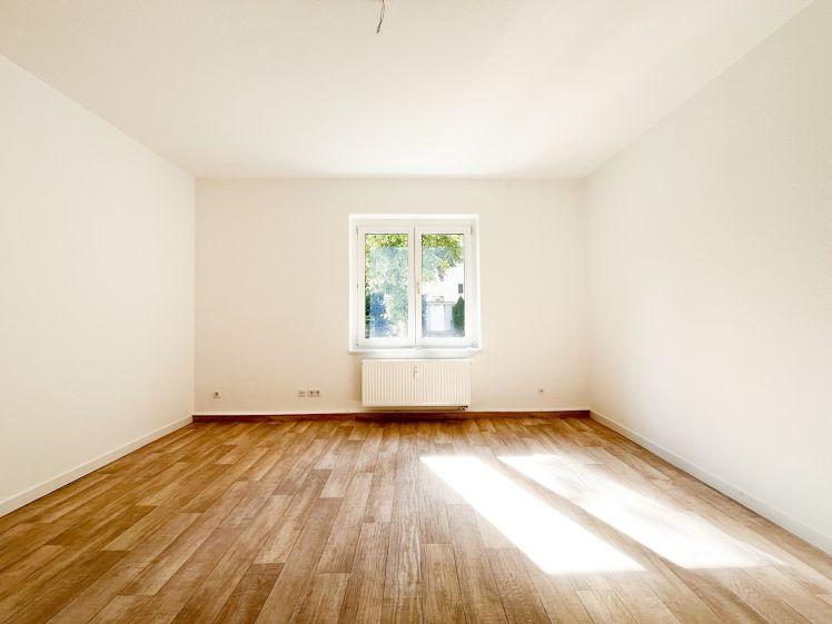 Jetzt 2 Monate warmmietfrei*: Komfortable, renovierte Erdgeschosswohnung mit Balkon - Photo 1