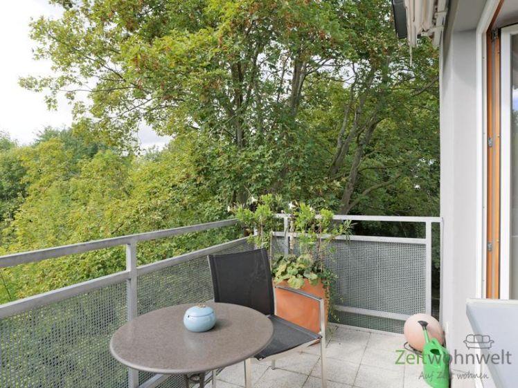 (EF0945_M) Weimar: Südstadt, sehr schönes Apartment mit Parkett, zwei Balkons und Service in ruhiger, grüner Wohnlage - Foto 1