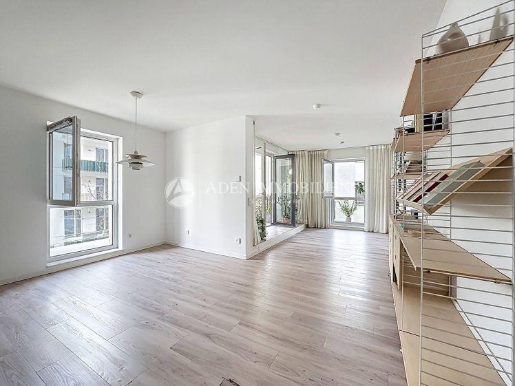 Helle 3 Zimmerwohnung in Friedrichshain – Balkon & Neubau - Photo 1