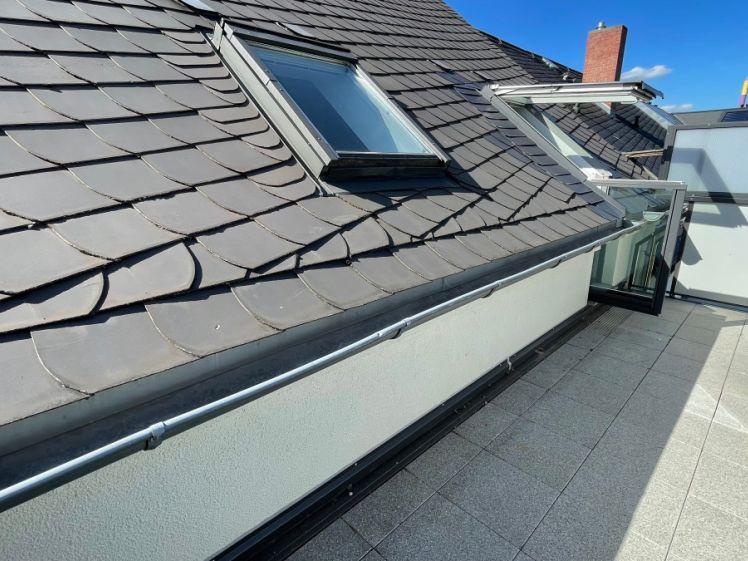 Wohnen über zwei Etagen - frei ab 1.4.26 / Wanne + Dusche / große Küche ! - Foto 1