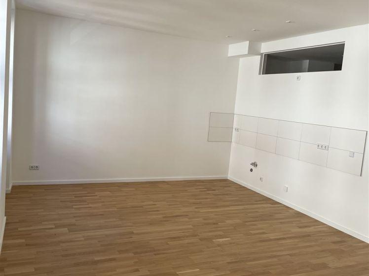 2-Raum-Wohnung im 1.OG mit Fahrstuhl im Treppenhaus - Foto 1
