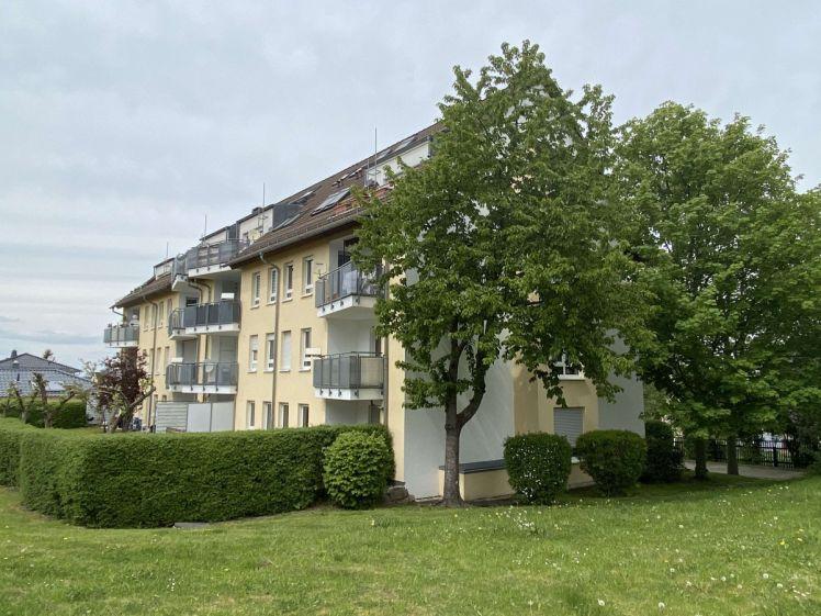 sonniges 1-Zimmer-Appartement mit neuer Einbauküche, Pkw-Stellplatz - Photo 1