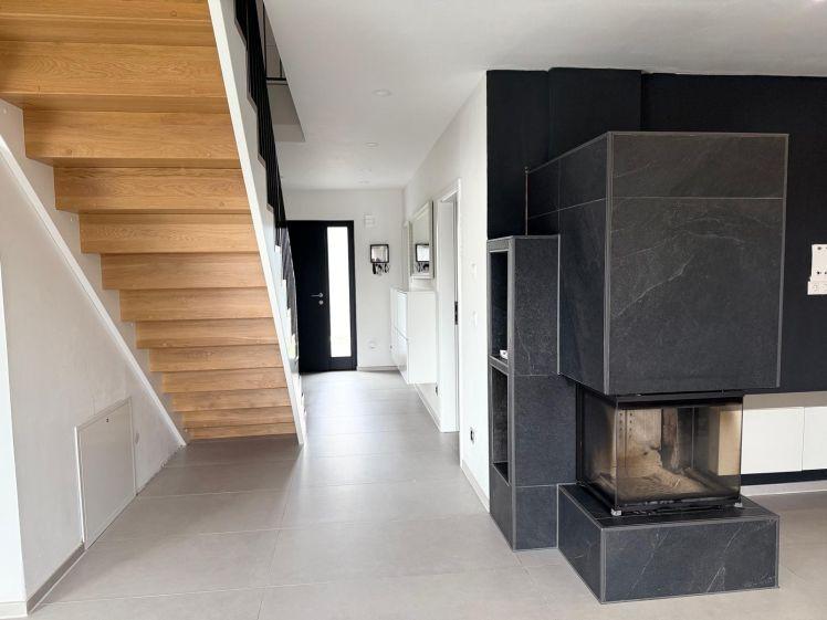 Exquisites, bezugsfreies EFH - Neubau mit Top-Ausstattung, Luxusküche, Wellnessbad, PV & Wärmepumpe, Batteriespeicher, Garten und Terrasse - Foto 1