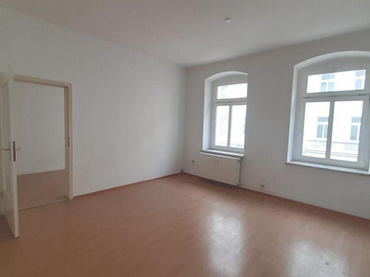 WG-Wohnung mit 4-Zimmern, 2.OG mit 2 Bädern und 2 Küchen in Gera - Photo 1