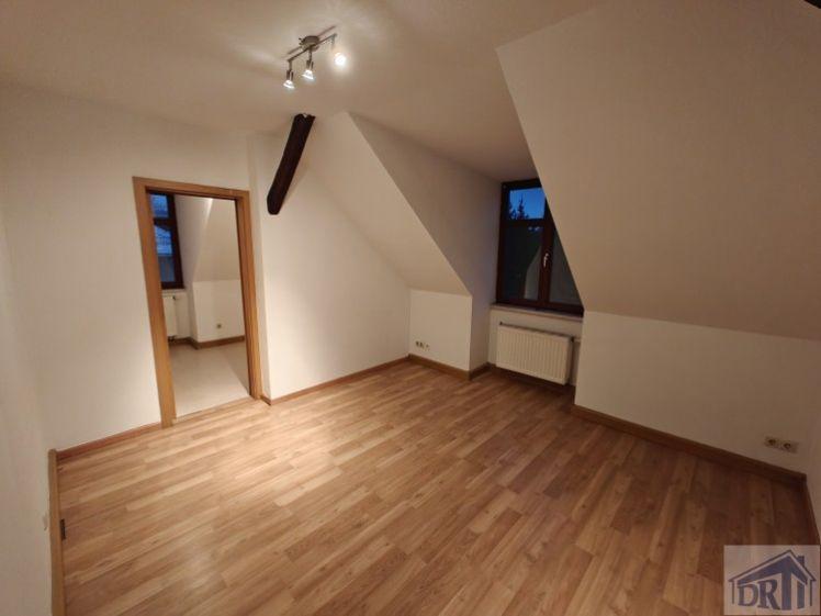 Helle Dachgeschosswohnung mit tollen Blick ! - Foto 1
