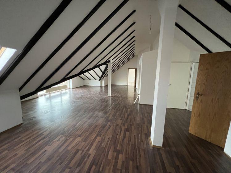 *Über den Dächern von Eppinghofen* 4-Zimmer DG-Wohnung in zentraler Lage* - Foto 1