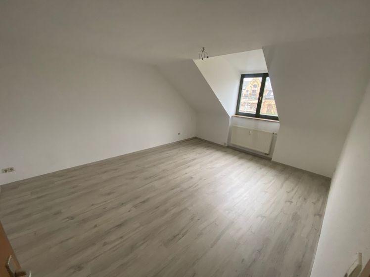 Ftei ab dem 1.12.26 !!! Wohnen auf dem Kaßberg - DG- Bad mit Wanne + Fenster - Photo 1