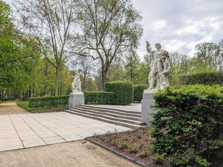 Exklusive Dachgeschosswohnung am Schloßteich – Stilvoll Wohnen in Chemnitz - Photo 1