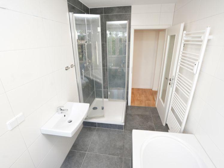Familienwohnung / Balkon / Gäste-WC - Foto 1