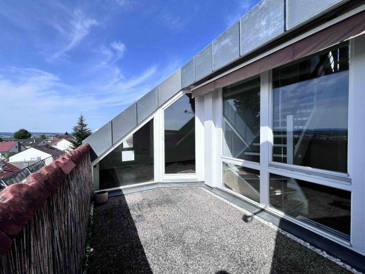 73249 Wernau: Maisonettewohnung mit Dachbalkon. 3.+4. OG. Großzügiges Wohnen auf 120 qm. Frei. - Photo 1