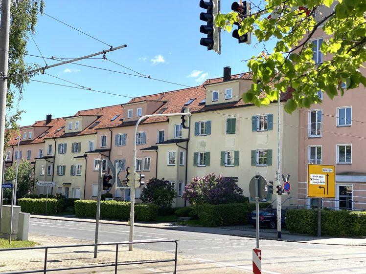 Ab 1.9.26! Helle 2-Raumwohnung mit Balkon u. EBK zur Ablöse in Marienthal nähe HBK! - Photo 1