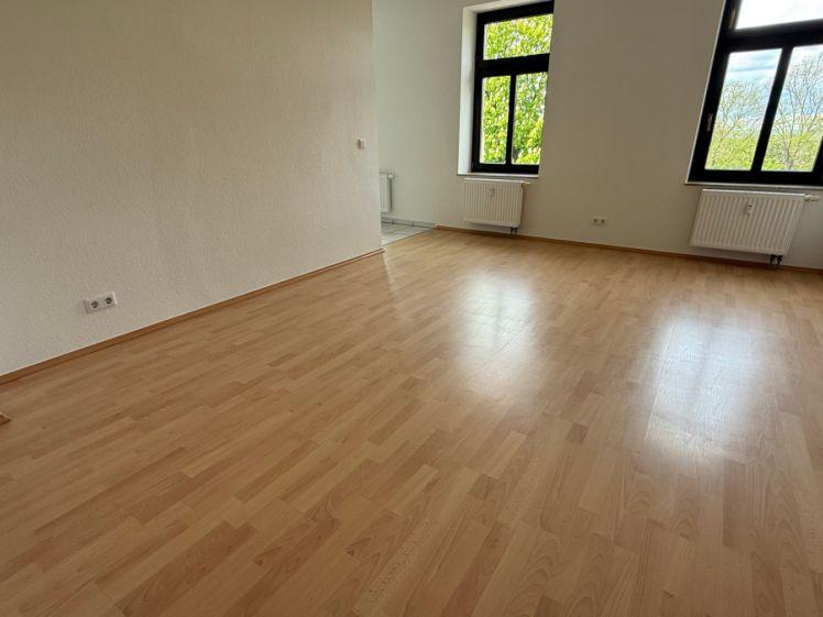 2. OG mit Balkon + Bad mit Wanne + Gäste-Bad mit Dusche ! - Photo 1
