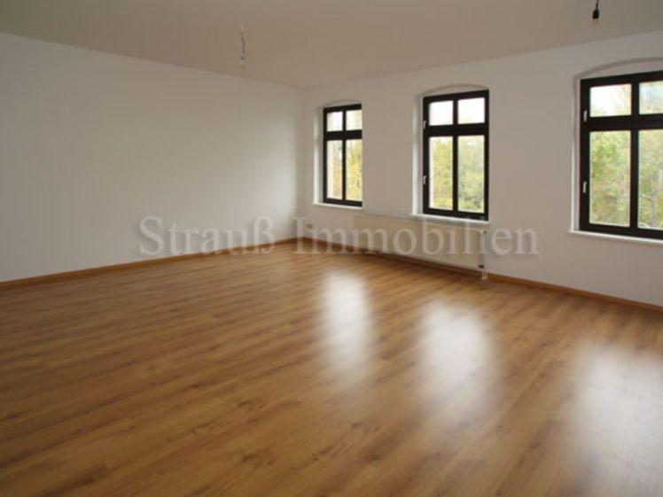 Großes Wohnzimmer....Laminat....Bad mit Fenster - Foto 1