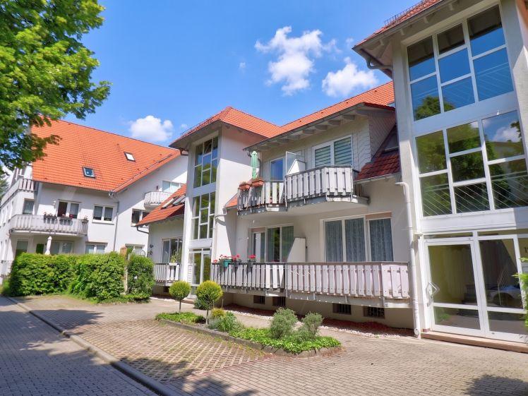 Lichtdurchflutete Dachgeschoss-Wohnung mit 3 Zimmern und Tiefgaragenstellplatz - Foto 1